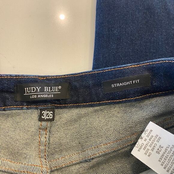 Judy Blue Straight Fit Distressed Jeans Size 3/26 - Picture 5 of 10